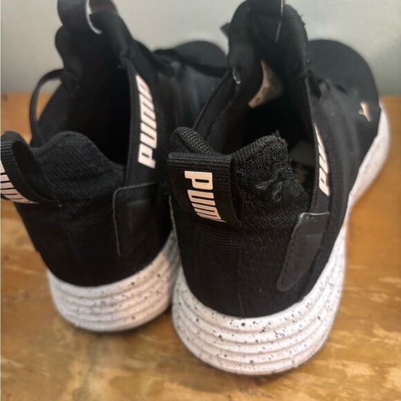 Puma Black and White Athletic Shoes women’s size 7 EUC - Picture 4 of 5